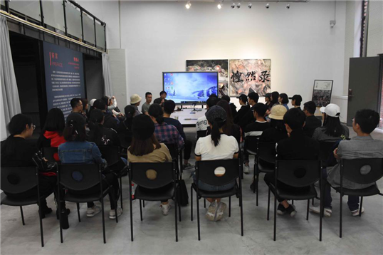 人文学院2015级美术学文化艺术管理班赴四川美术学院开展教学交流活动